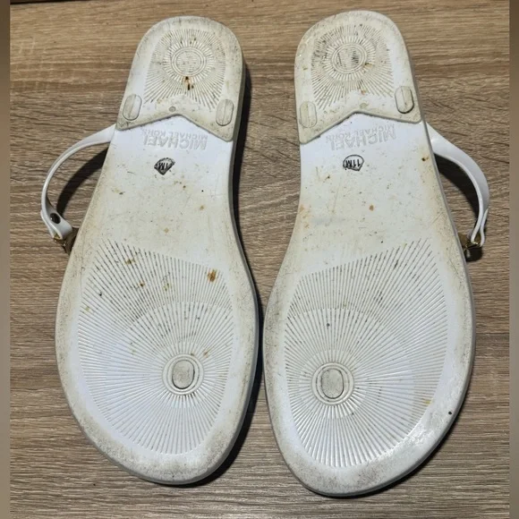 MICHAEL KORS white Cork Sandals Gold MK Logo Charm Jelly Flip Flops Size 11 Shoe - Picture 4 of 7